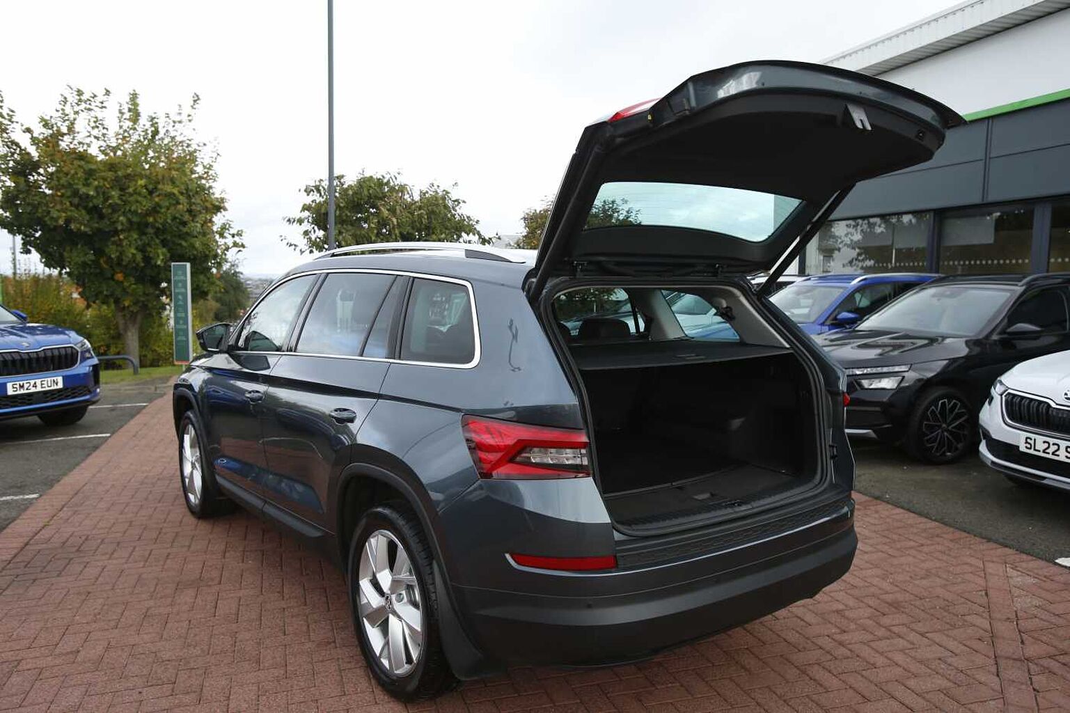 SKODA Kodiaq Edition 2.0 TDI 190 PS 4x4 DSG **AUTOMATIC**