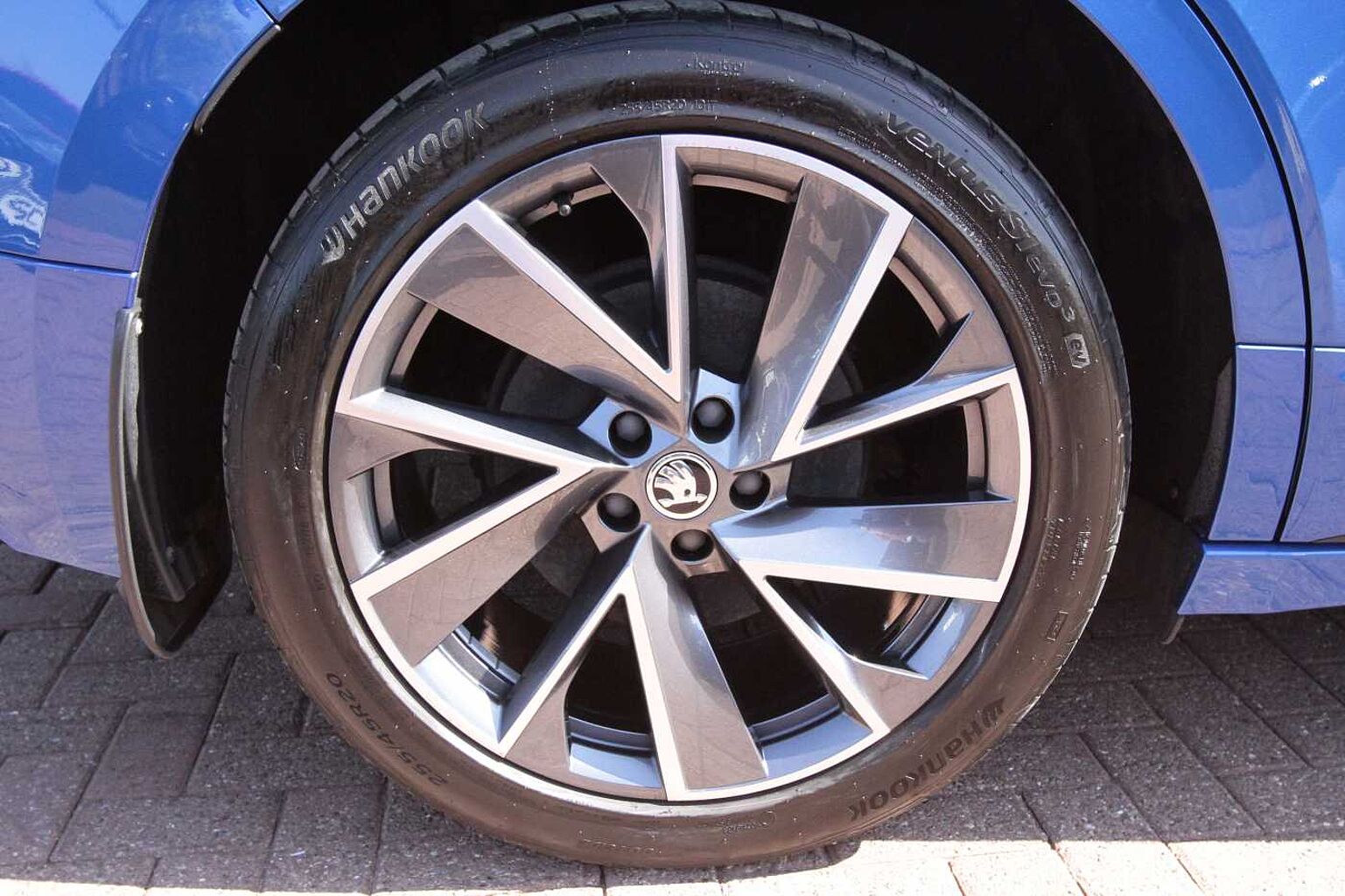 SKODA Enyaq 85x SportLine Plus 82 kWh 286 PS Single speed 4x4